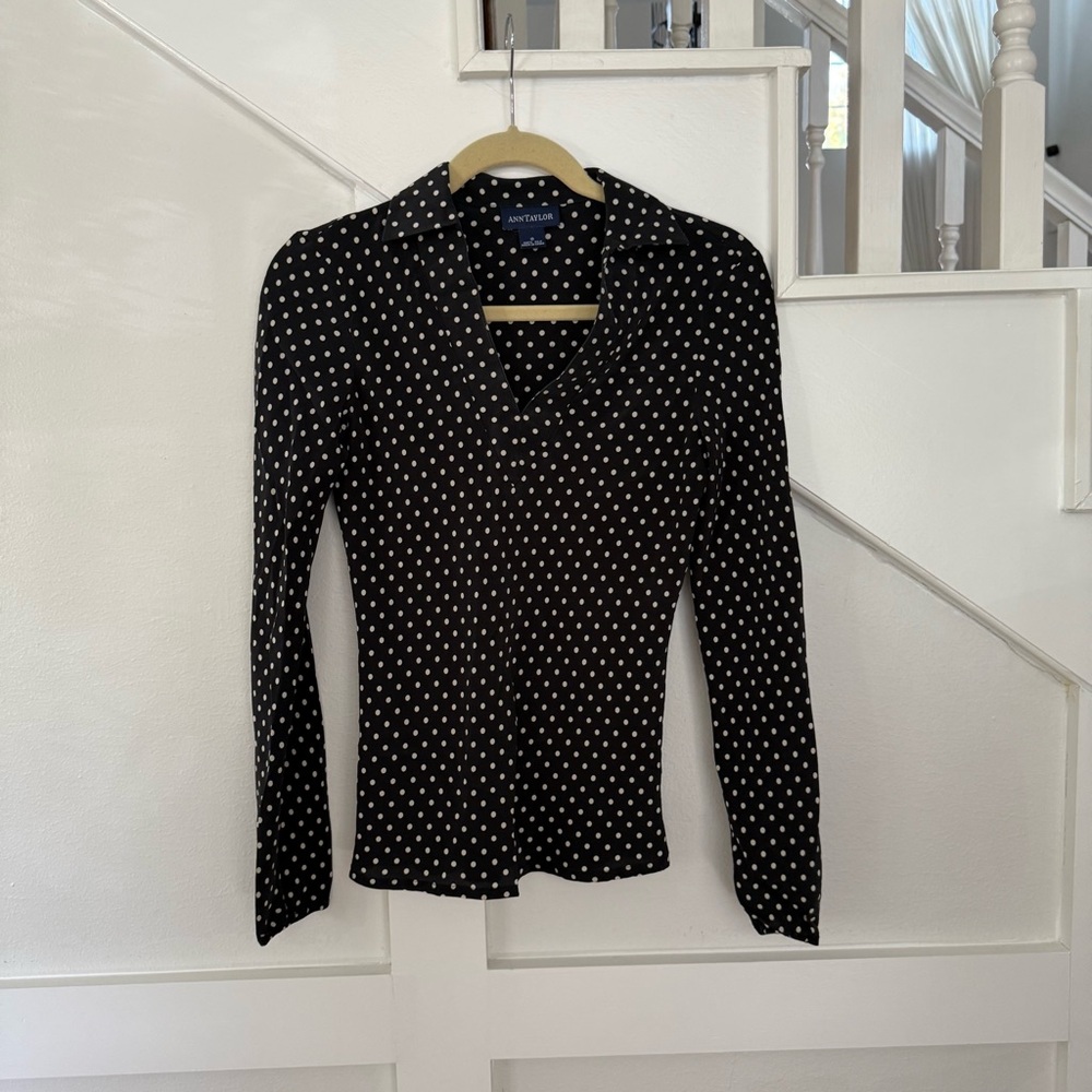 Ann Taylor Silk Black Polka Dot V-Neck Long Sleeves Blouse size 0